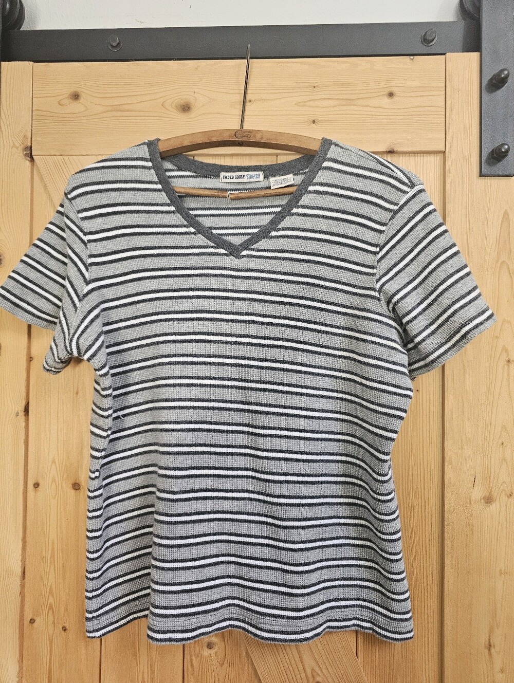 Y2K Faded Glory Stretch short-sleeve V-neck